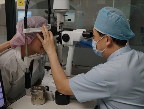 Slider image (3) Seoul BalGeunSeSang Eye Clinic